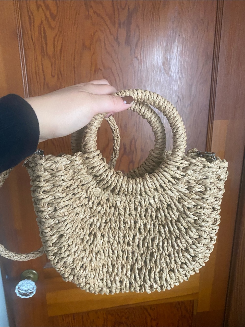 Woven basket bag with removable strap